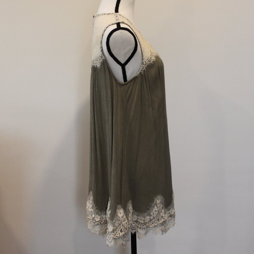 Umgee Sleeveless Dress With Floral Lace Detail Olive Green Size Medium - Picture 4 of 9